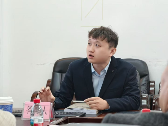 汪汉参加学术交流活动